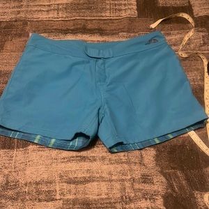 Womens The North Face Size 10 Baja Blue Plaid reversible velcro board shorts